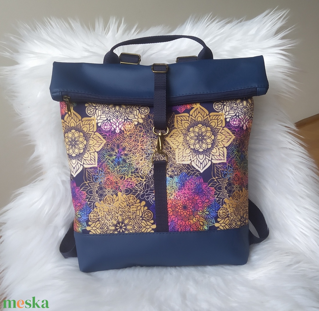 Kék műbőr rolltop hátizsák elején mandala mintával - táska & tok - hátizsák - roll top hátizsák - Meska.hu