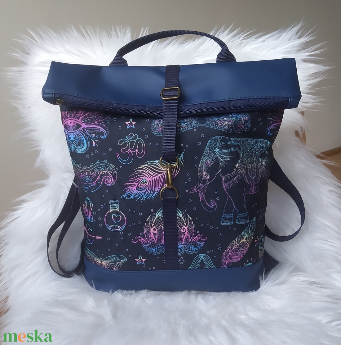 Kék műbőr rolltop hátizsák jóga témájú mintával - táska & tok - hátizsák - roll top hátizsák - Meska.hu Kék műbőr rolltop hátizsák jóga témájú mintával - táska & tok - hátizsák - roll top hátizsák - Meska.hu
