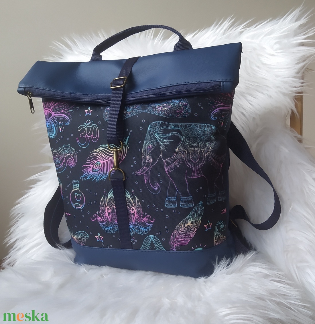 Kék műbőr rolltop hátizsák jóga témájú mintával - táska & tok - hátizsák - roll top hátizsák - Meska.hu Kék műbőr rolltop hátizsák jóga témájú mintával - táska & tok - hátizsák - roll top hátizsák - Meska.hu