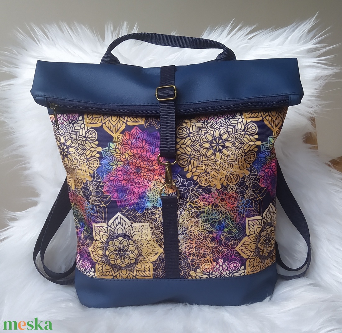 Kék műbőr rolltop hátizsák elején mandala mintával - táska & tok - hátizsák - roll top hátizsák - Meska.hu Kék műbőr rolltop hátizsák elején mandala mintával - táska & tok - hátizsák - roll top hátizsák - Meska.hu