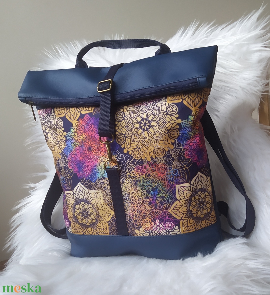 Kék műbőr rolltop hátizsák elején mandala mintával - táska & tok - hátizsák - roll top hátizsák - Meska.hu Kék műbőr rolltop hátizsák elején mandala mintával - táska & tok - hátizsák - roll top hátizsák - Meska.hu
