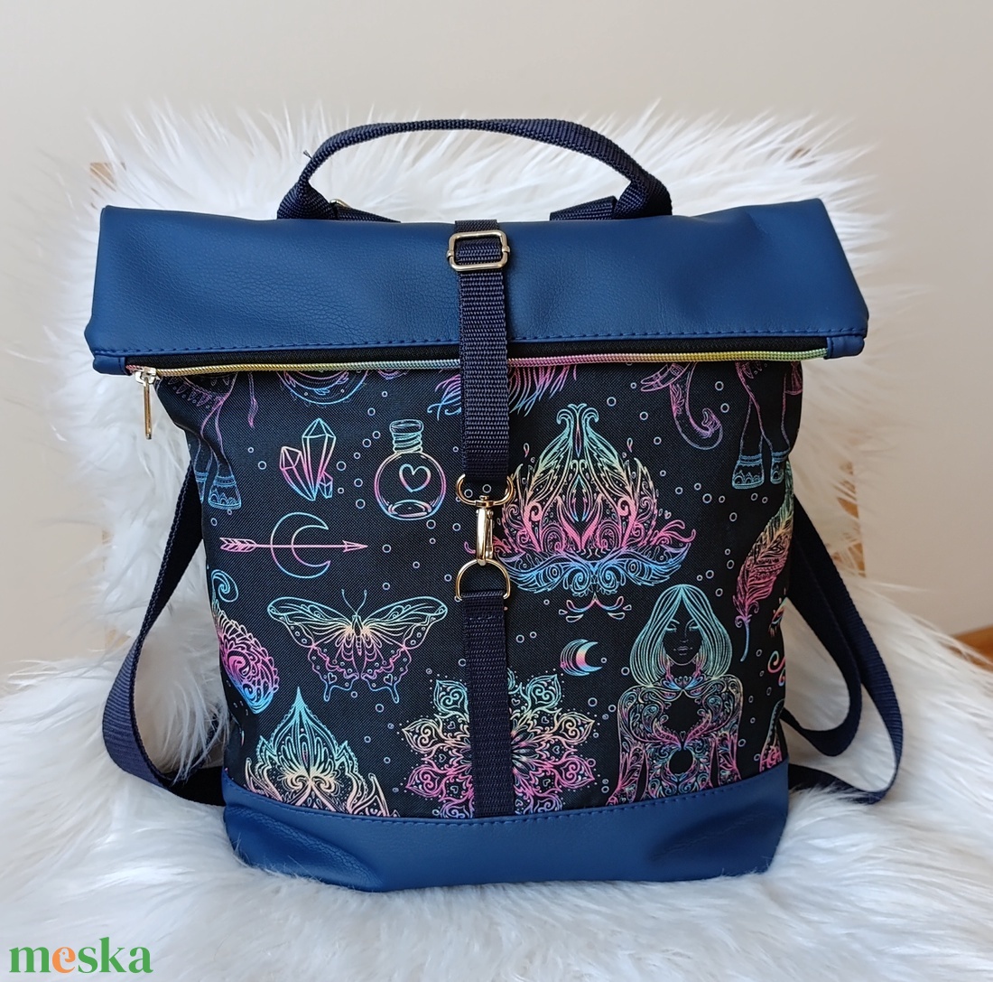 Kék műbőr rolltop hátizsák elején jóga témájú mintával - táska & tok - hátizsák - roll top hátizsák - Meska.hu Kék műbőr rolltop hátizsák elején jóga témájú mintával - táska & tok - hátizsák - roll top hátizsák - Meska.hu