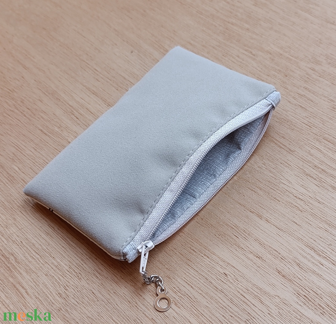 Cicás neszesszer  - táska & tok - pénztárca & más tok - fülhallgató tok  - Meska.hu