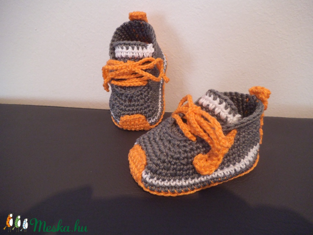 Nike stílusú horgolt baba cipő talphossz: 9 cm 0-3 hóig - ruha & divat - babaruha & gyerekruha - babacipő - Meska.hu Nike stílusú horgolt baba cipő talphossz: 9 cm 0-3 hóig - ruha & divat - babaruha & gyerekruha - babacipő - Meska.hu