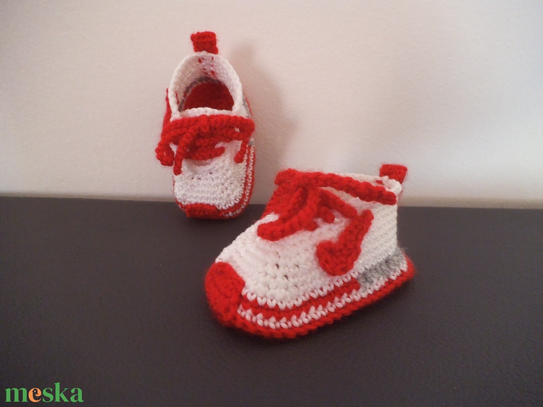 Nike stílusú horgolt babacipő talphossz: 9 cm 0-3 hóig - - Meska.hu Nike stílusú horgolt babacipő talphossz: 9 cm 0-3 hóig - - Meska.hu