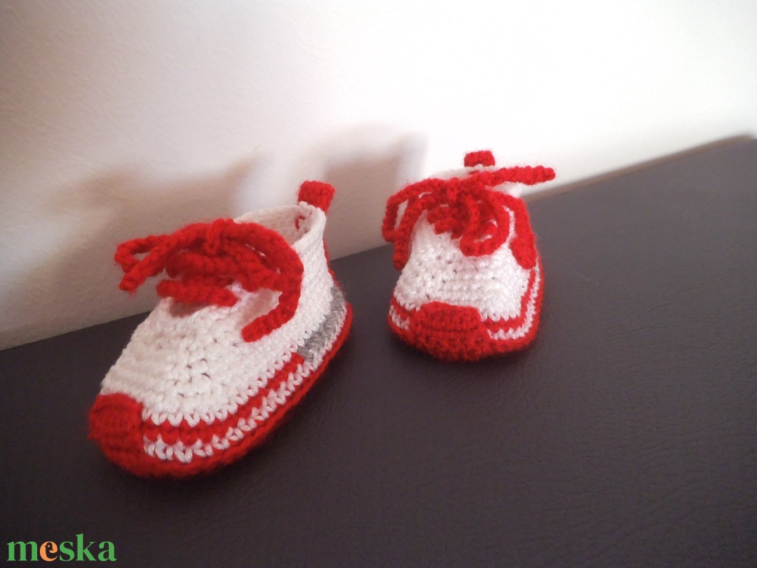 Nike stílusú horgolt babacipő talphossz: 9 cm 0-3 hóig - - Meska.hu Nike stílusú horgolt babacipő talphossz: 9 cm 0-3 hóig - - Meska.hu