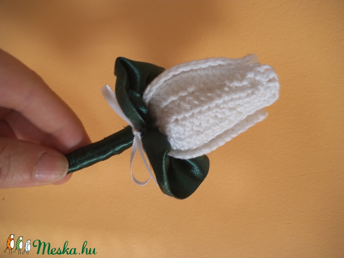 Vőlegény kitűző Fehér tulipán - - Meska.hu Vőlegény kitűző Fehér tulipán - - Meska.hu