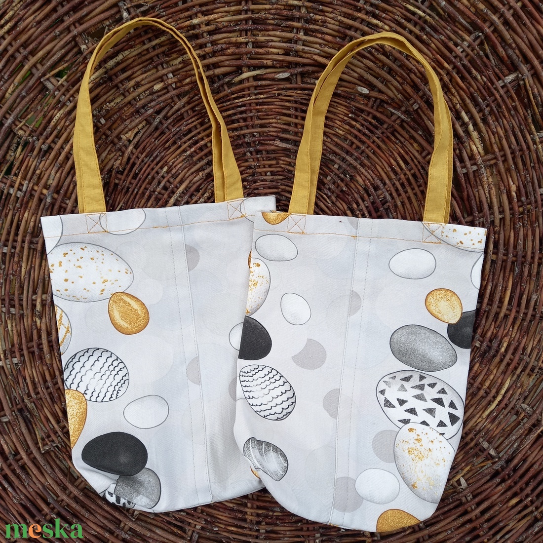 Húsvéti textiltáska arany füllel, 24x31cm  - táska & tok - bevásárlás & shopper táska - shopper, textiltáska, szatyor - Meska.hu