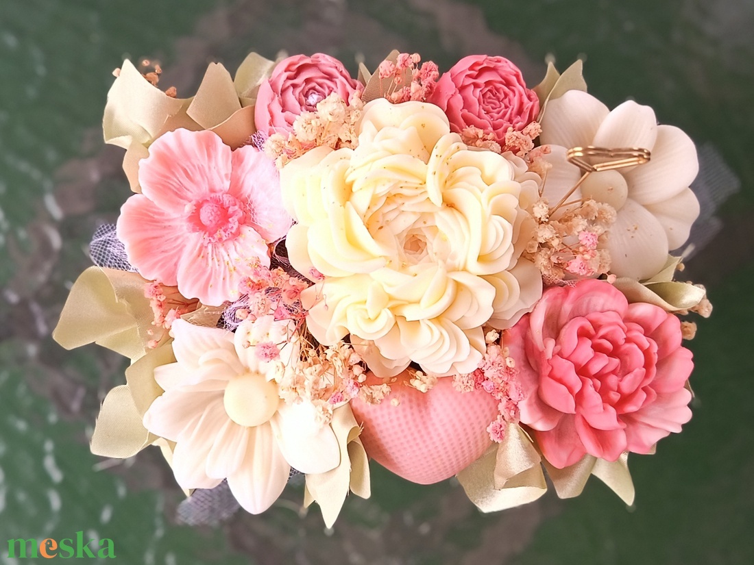 Anyák napi virágbox - otthon & életmód - virágdekoráció - virágok - virágbox - Meska.hu