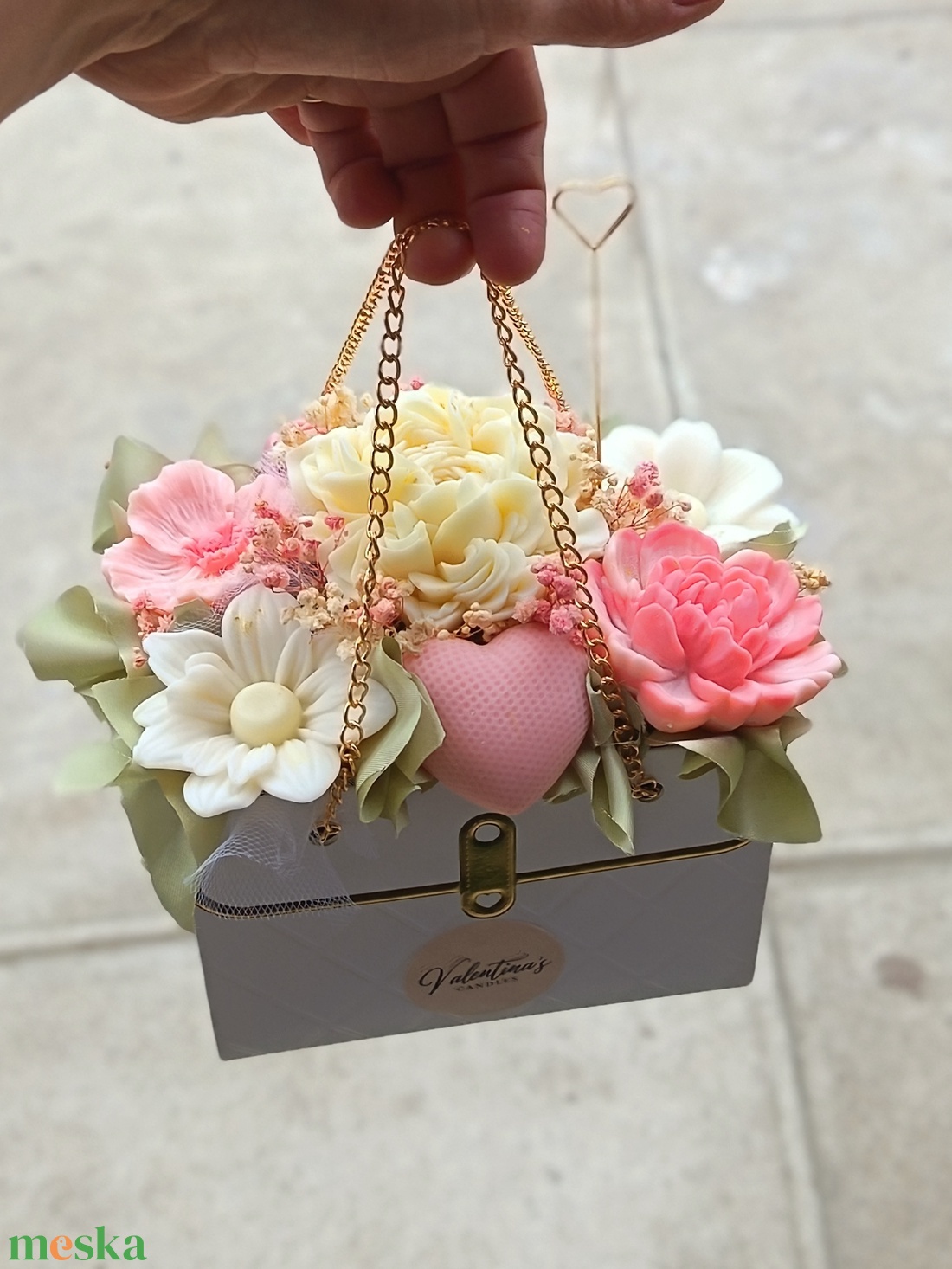 Anyák napi virágbox - otthon & életmód - virágdekoráció - virágok - virágbox - Meska.hu