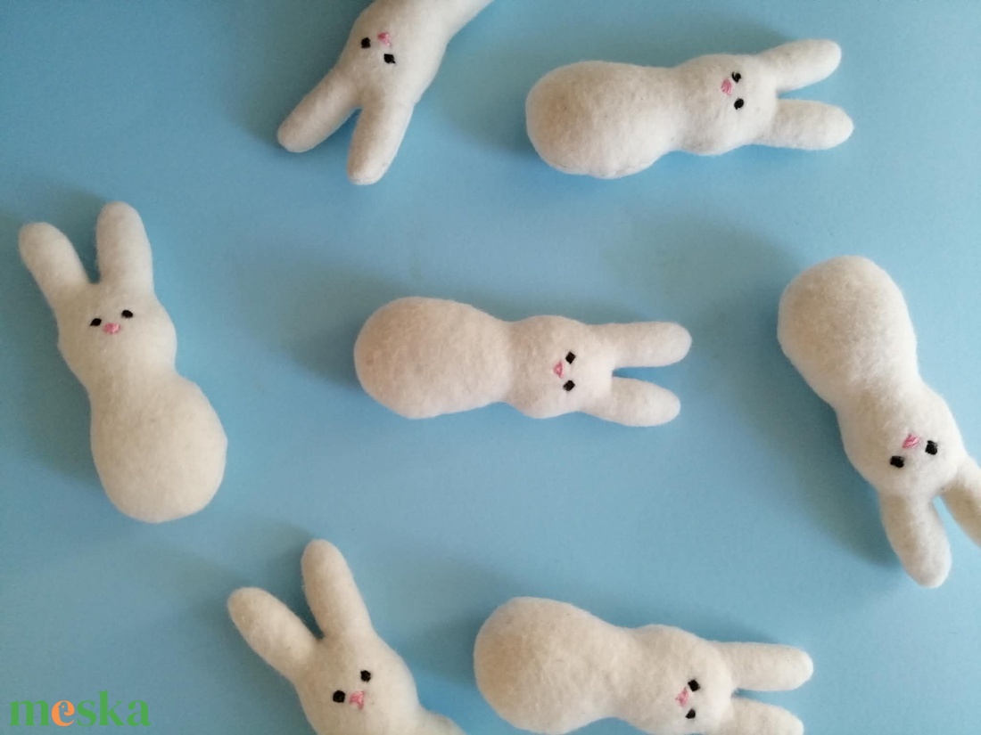 Baba nyuszi, meleg, pihe-puha Zsebnyuszi, 10 cm - játék & sport - plüssállat & játékfigura - nyuszi - Meska.hu