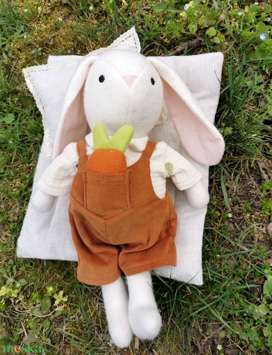 Nyuszi Papa, Öltöztethető baba, 32 cm - játék & sport - plüssállat & játékfigura - nyuszi - Meska.hu