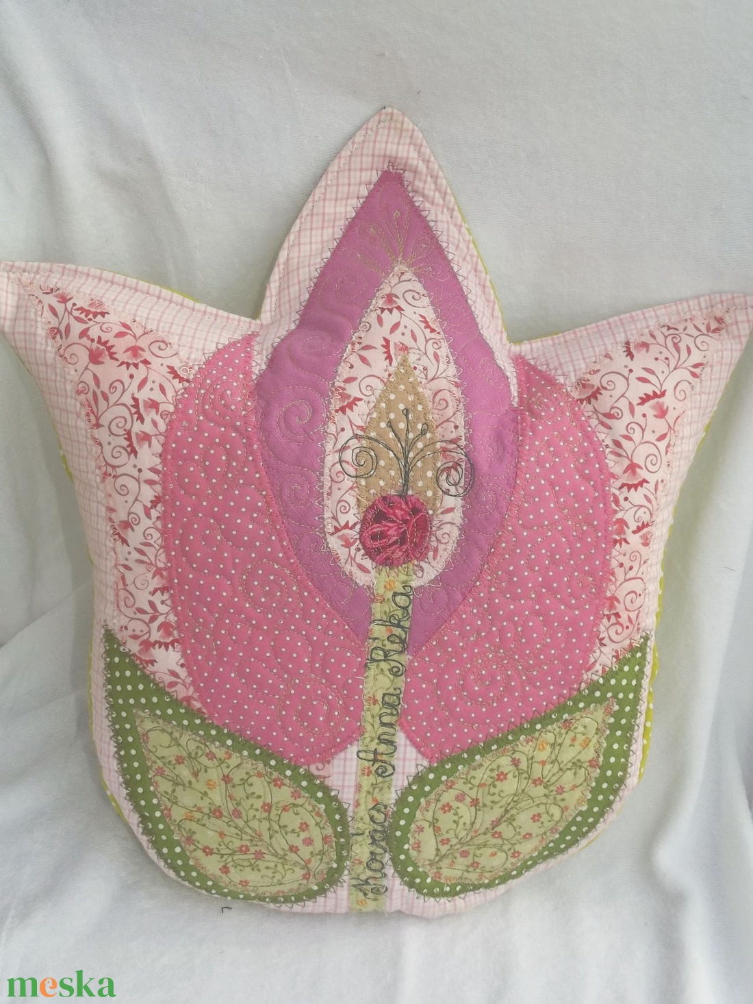 Tulipán alakú párna névvel vagy felirattal kb. 40 x 30 cm - otthon & életmód - lakástextil - párna & párnahuzat - Meska.hu Tulipán alakú párna névvel vagy felirattal kb. 40 x 30 cm - otthon & életmód - lakástextil - párna & párnahuzat - Meska.hu