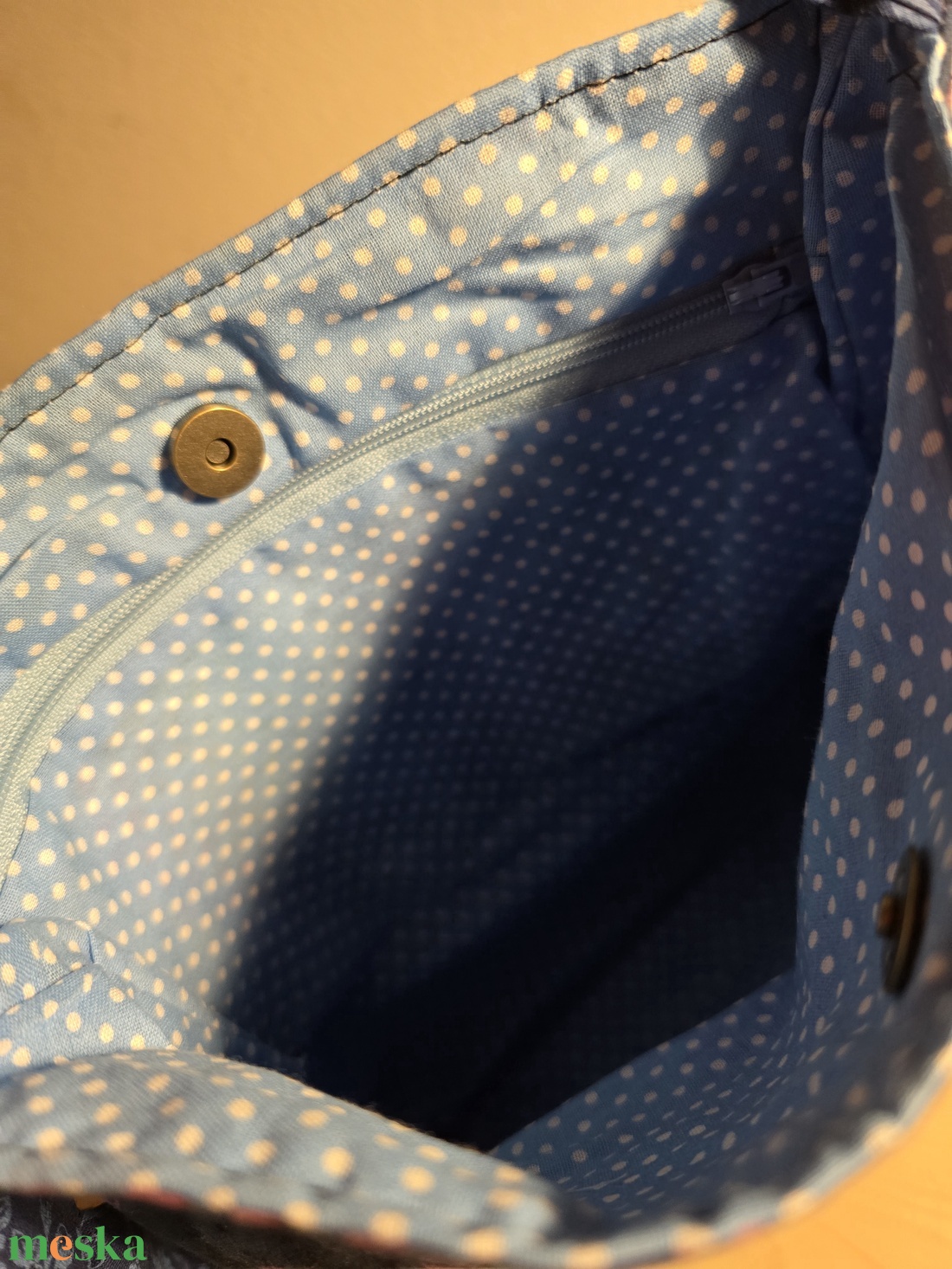 Női táska batikmintás textilből, horgolt fedőlappal és kordbársony talpacskával - táska & tok - kézitáska & válltáska - válltáska - Meska.hu