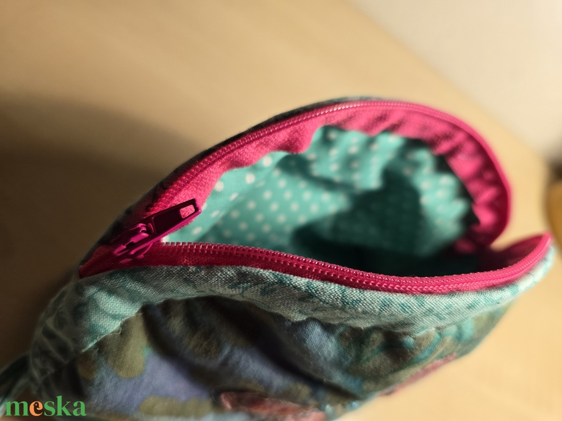 Szitakötős, batikolt mintás neszesszer - táska & tok - neszesszer - Meska.hu