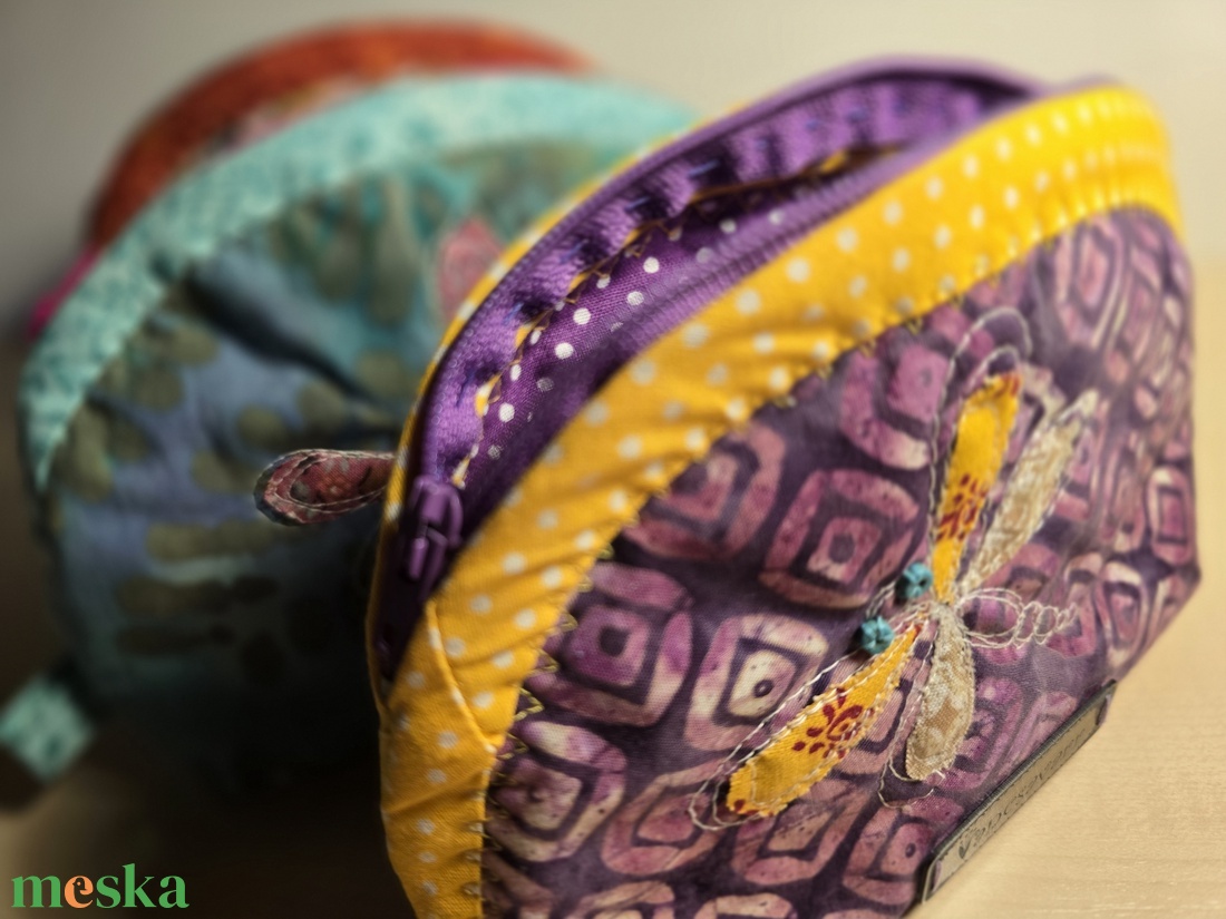 Szitakötős, batikolt mintás neszesszer - táska & tok - neszesszer - Meska.hu