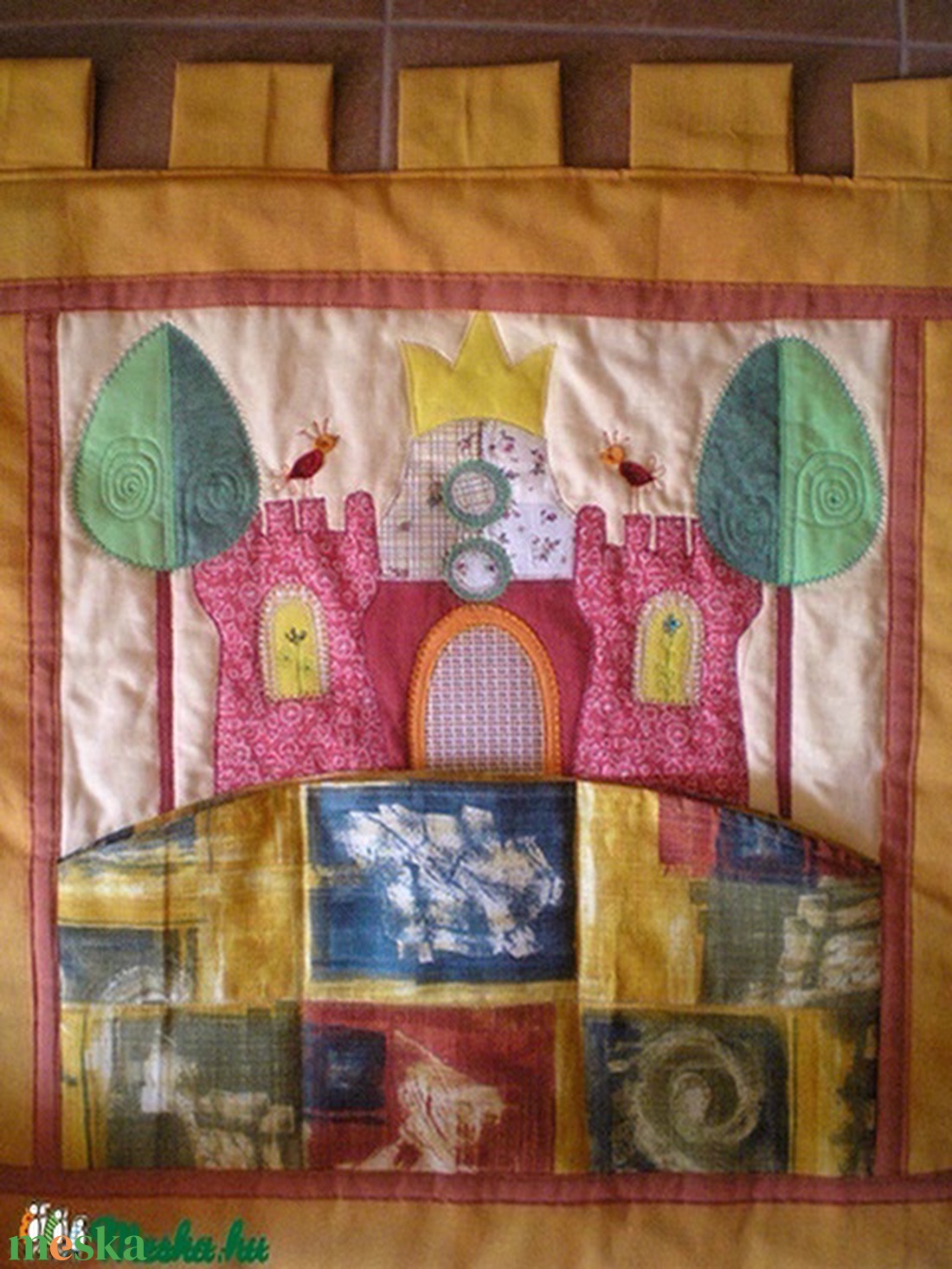 Mesefalvédő, tárolózsebekkel 70 x 60 cm - otthon & életmód - babaszoba, gyerekszoba - falvédő gyerekszobába - Meska.hu Mesefalvédő, tárolózsebekkel 70 x 60 cm - otthon & életmód - babaszoba, gyerekszoba - falvédő gyerekszobába - Meska.hu