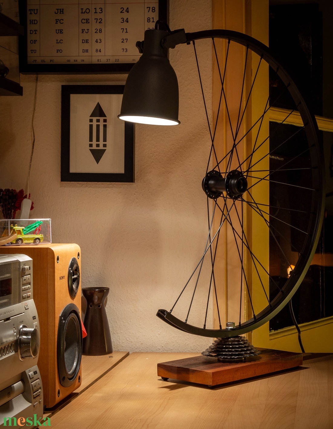 Íróasztali lámpa kerékpár alkatrészekből - otthon & lakás - lámpa - asztali lámpa - Meska.hu