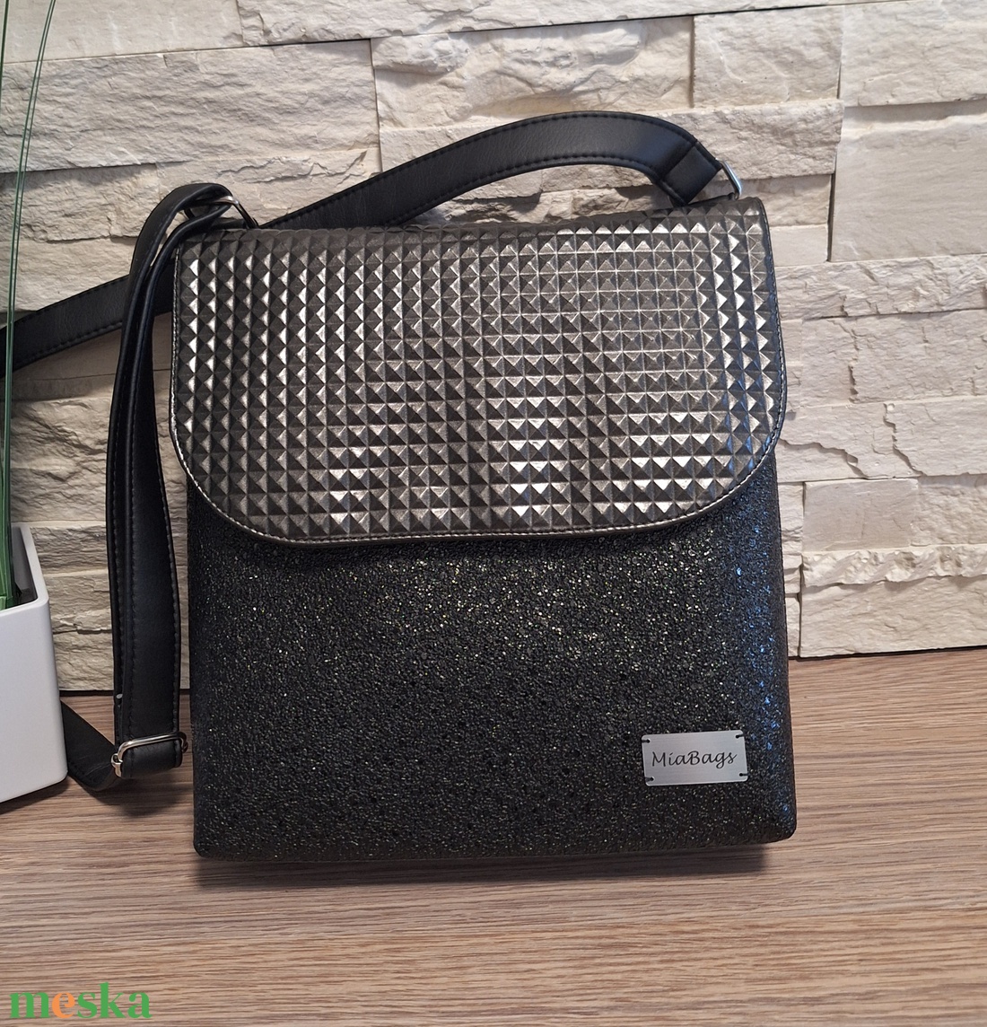Női crossbody - táska & tok - kézitáska & válltáska - vállon átvethető táska - Meska.hu Női crossbody - táska & tok - kézitáska & válltáska - vállon átvethető táska - Meska.hu
