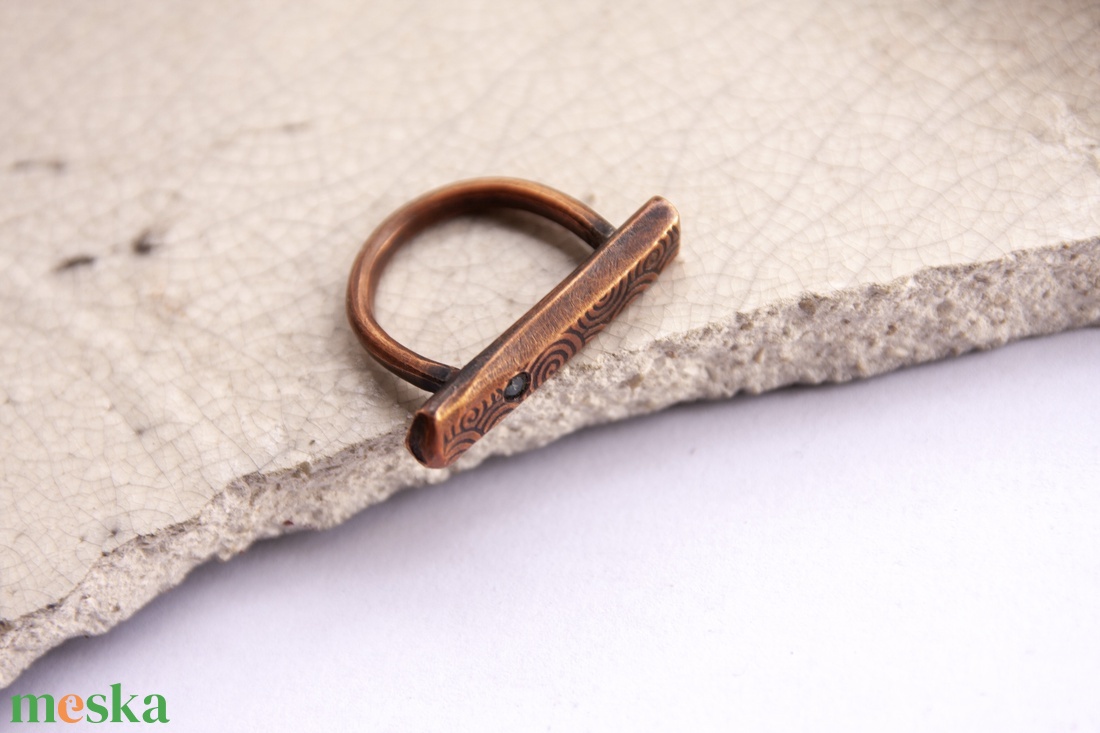 Zöld lámpás - vörösréz gyűrű - ékszer - gyűrű - statement gyűrű - Meska.hu