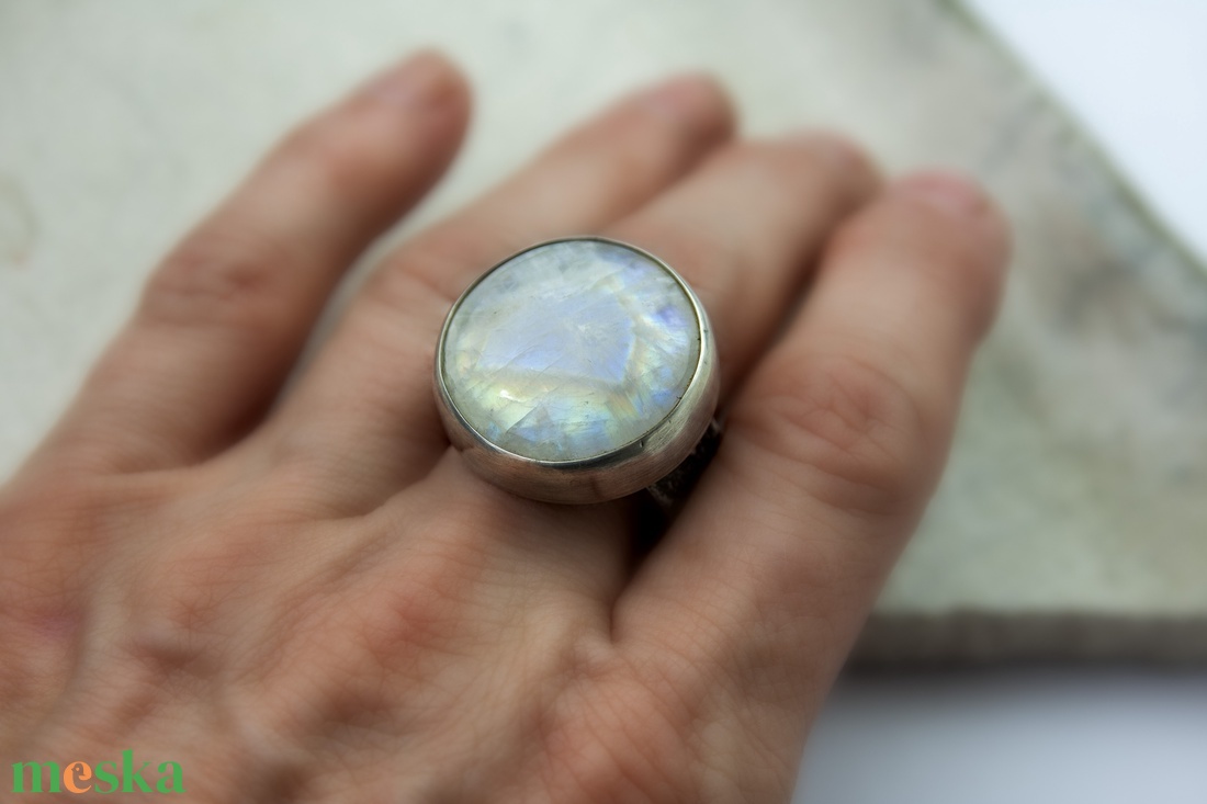 Telihold - ezüst gyűrű holdkővel - ékszer - gyűrű - statement gyűrű - Meska.hu