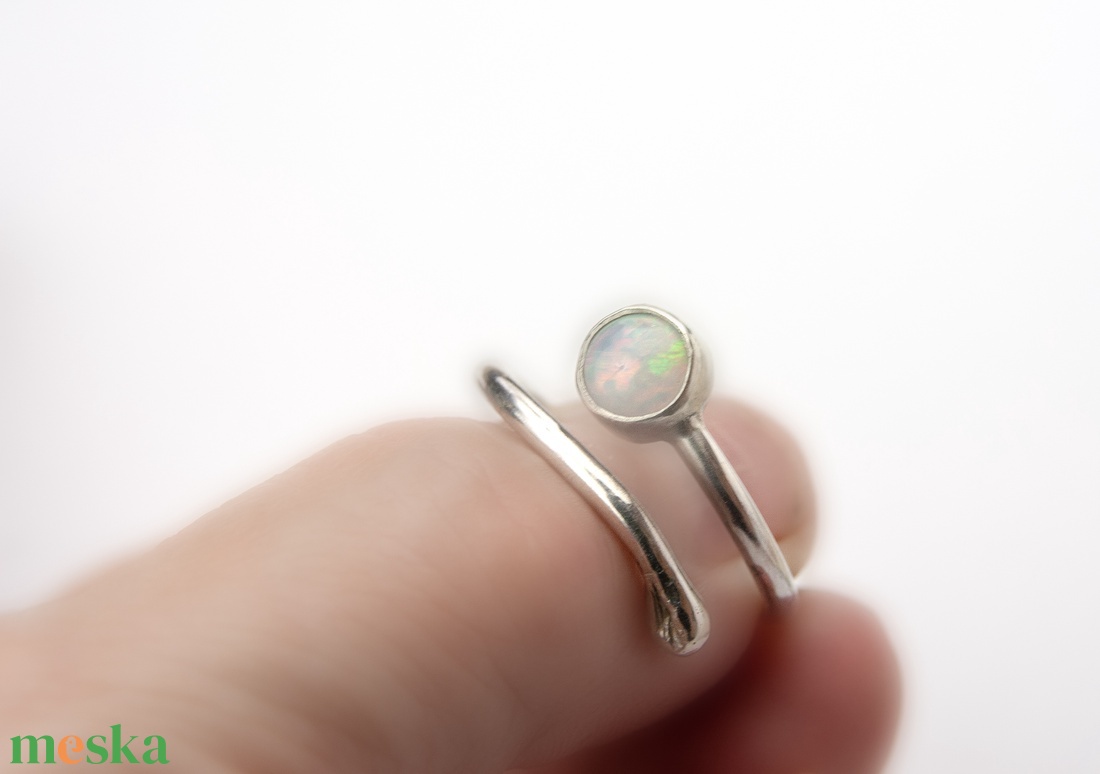 Draco - ezüst gyűrű opállal - ékszer - gyűrű - vékony gyűrű - Meska.hu Draco - ezüst gyűrű opállal - ékszer - gyűrű - vékony gyűrű - Meska.hu