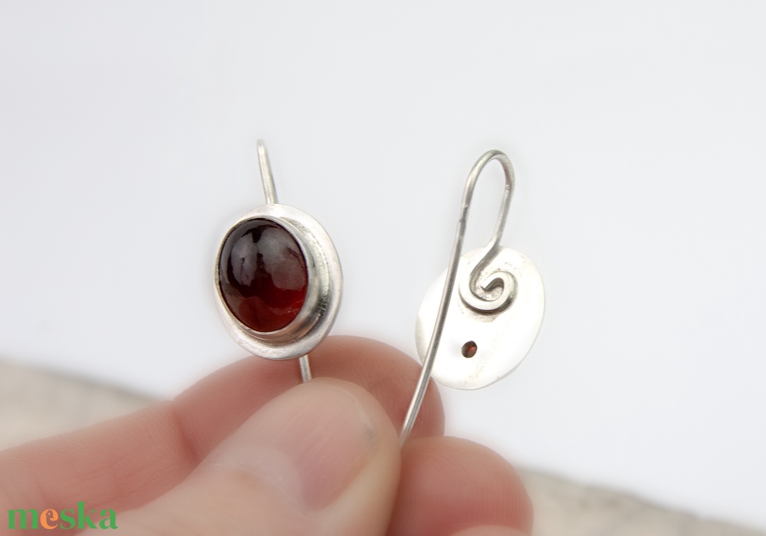 Granada - ezüst fülbevaló gránáttal - ékszer - fülbevaló - lógó fülbevaló - Meska.hu