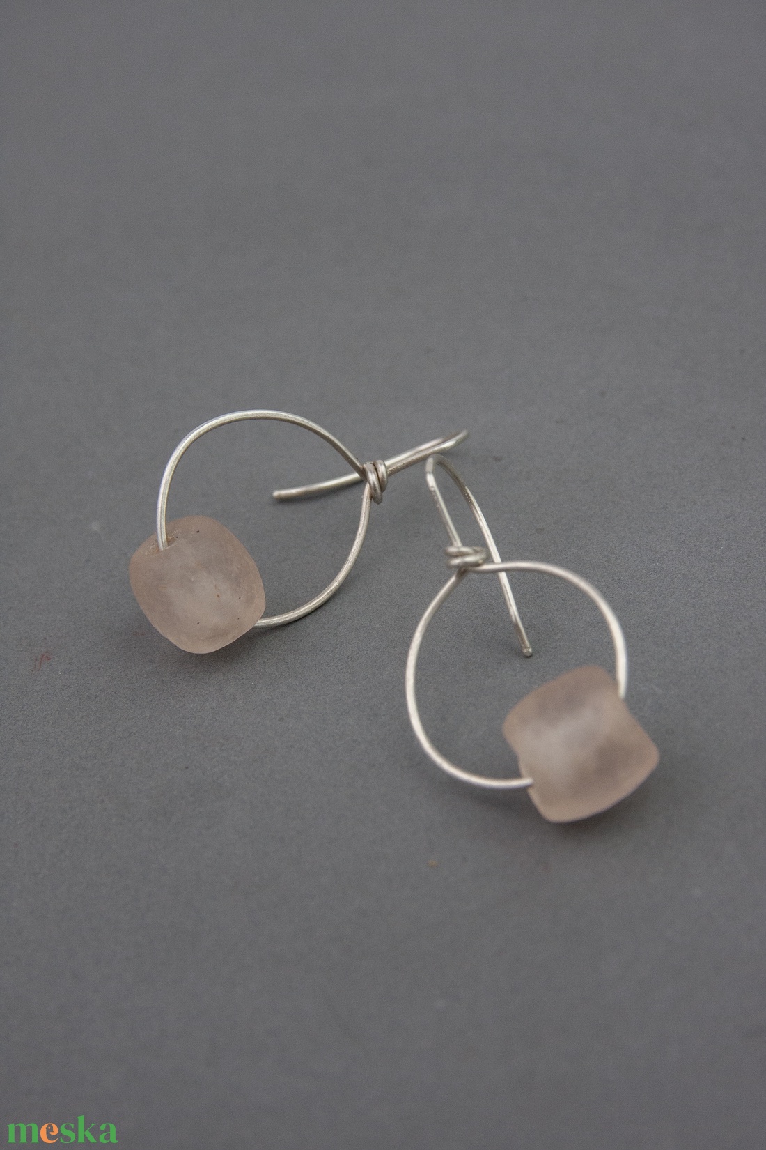 Púder - ezüst fülbevaló - ékszer - fülbevaló - lógós kerek fülbevaló - Meska.hu