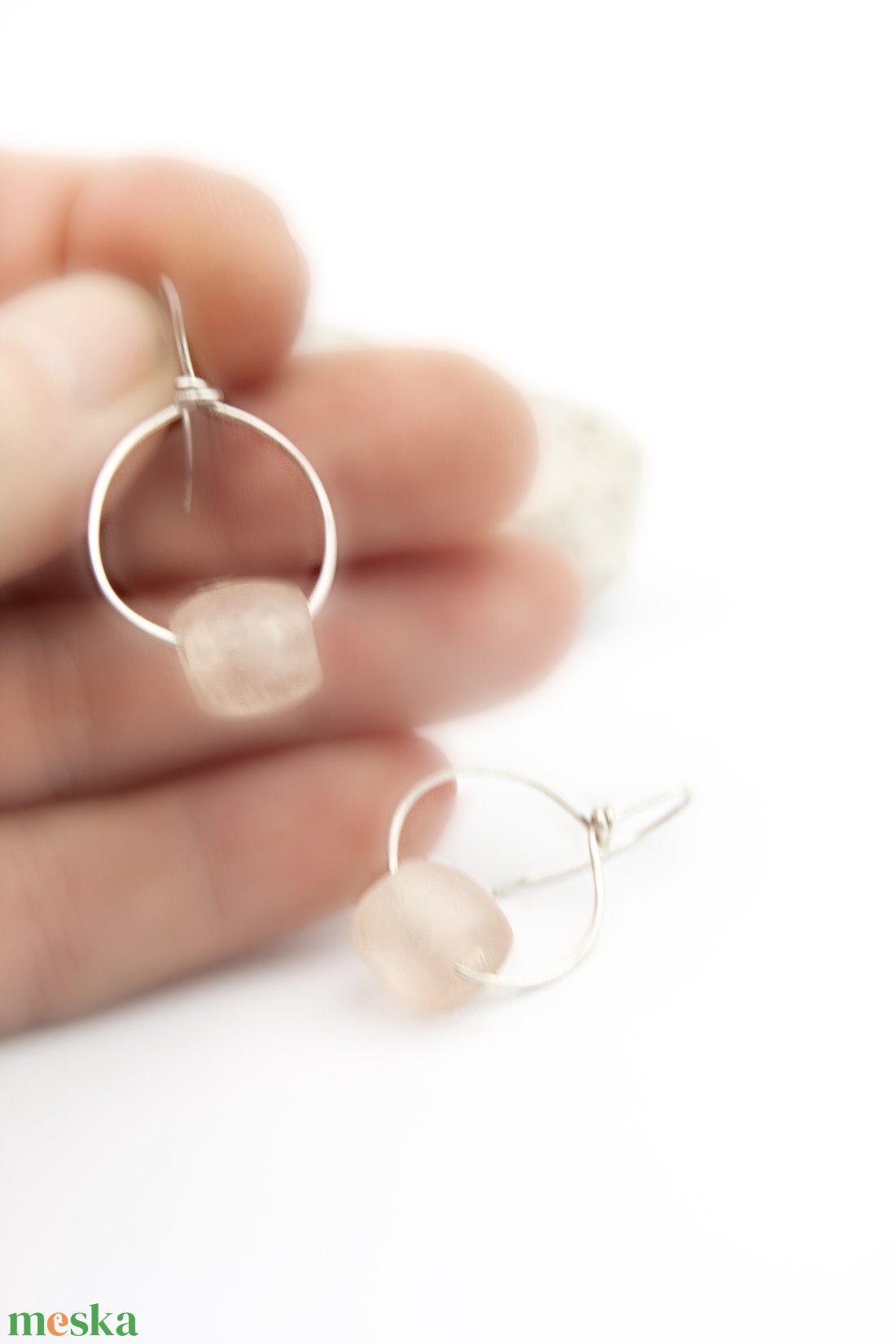 Púder - ezüst fülbevaló - ékszer - fülbevaló - lógós kerek fülbevaló - Meska.hu