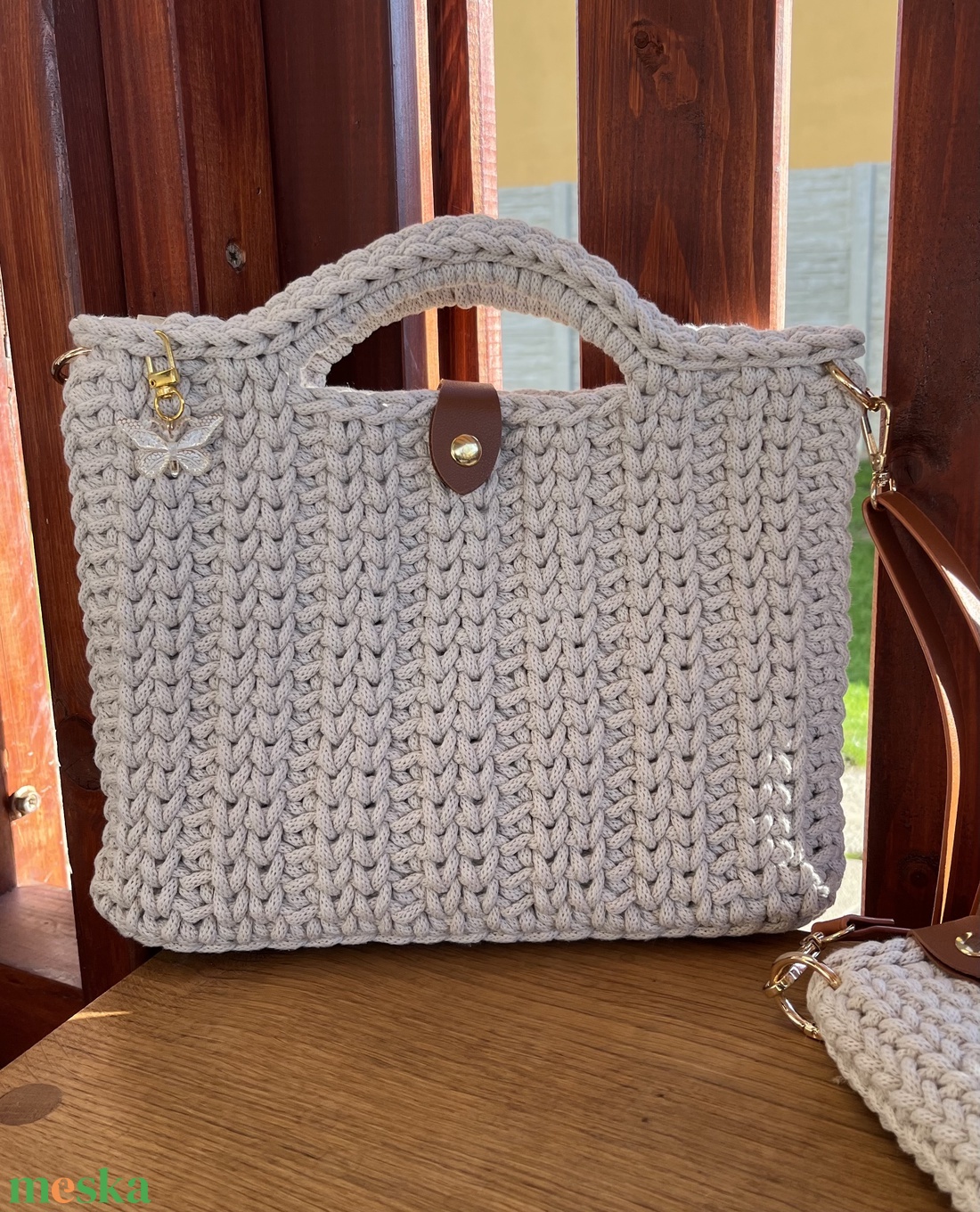 Horgolt kézi- és oldaltáska - táska & tok - kézitáska & válltáska - vállon átvethető táska - Meska.hu