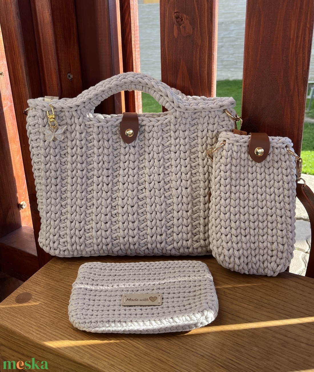 Horgolt kézi- és oldaltáska - táska & tok - kézitáska & válltáska - vállon átvethető táska - Meska.hu