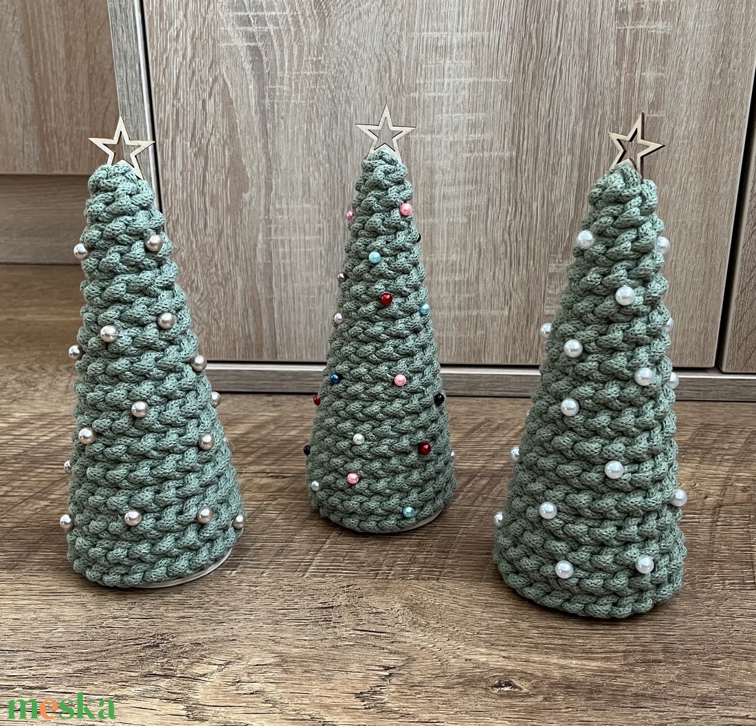 Horgolt karácsonyfa - karácsony - karácsonyi lakásdekoráció - karácsonyi lakásdíszek - Meska.hu