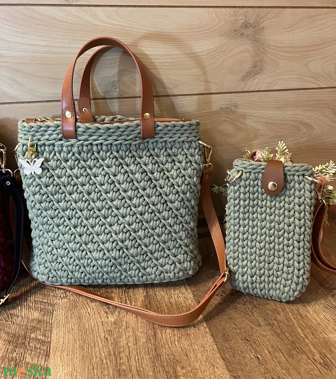 Horgolt kézi- és oldaltáska - táska & tok - kézitáska & válltáska - vállon átvethető táska - Meska.hu