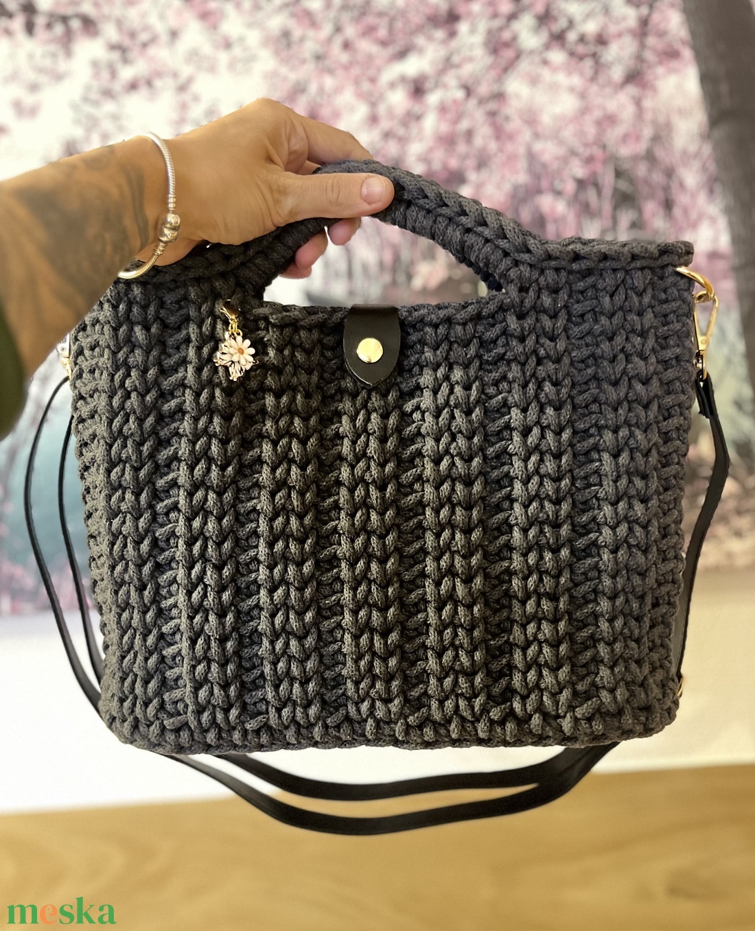 Horgolt kézi- és oldaltáska - táska & tok - kézitáska & válltáska - vállon átvethető táska - Meska.hu