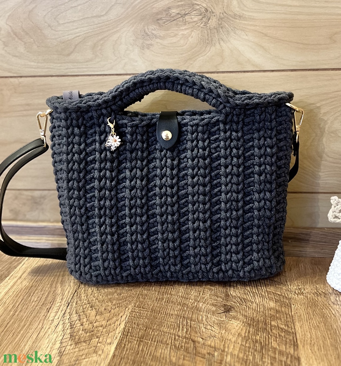 Horgolt kézi- és oldaltáska - táska & tok - kézitáska & válltáska - vállon átvethető táska - Meska.hu