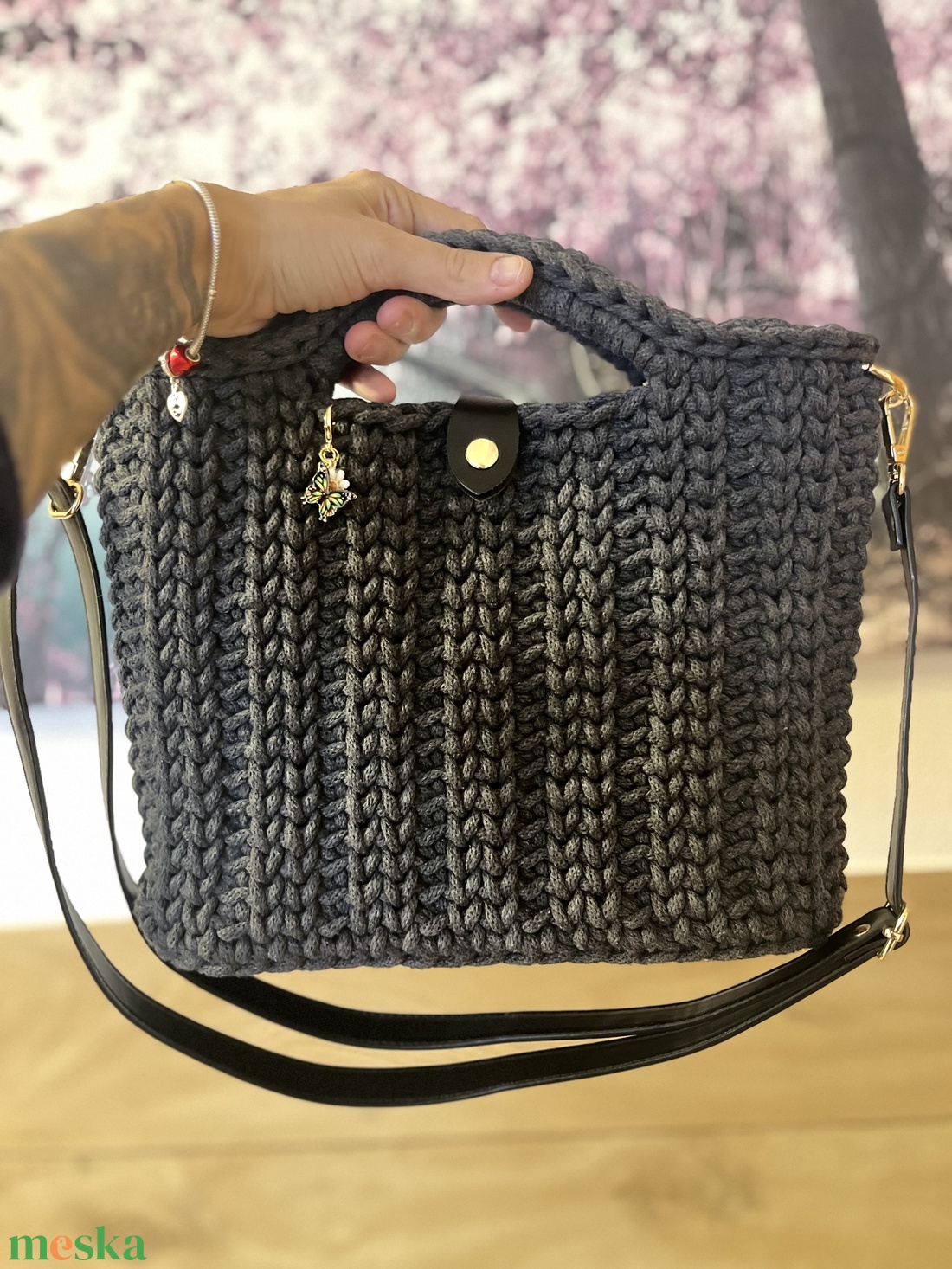 Horgolt kézi- és oldaltáska - táska & tok - kézitáska & válltáska - vállon átvethető táska - Meska.hu