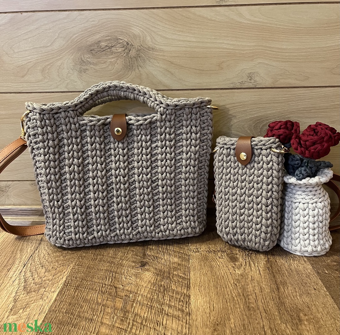 Horgolt kézi- és oldaltáska - táska & tok - kézitáska & válltáska - vállon átvethető táska - Meska.hu