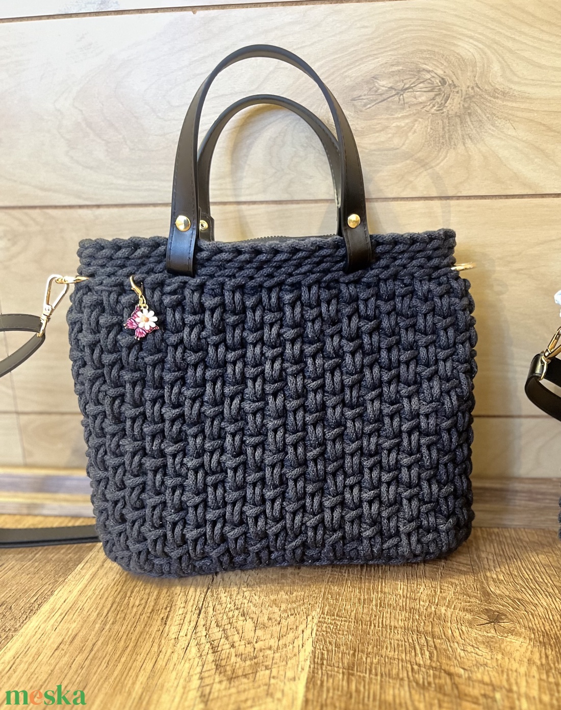 Horgolt kézi- és oldaltáska - táska & tok - kézitáska & válltáska - vállon átvethető táska - Meska.hu