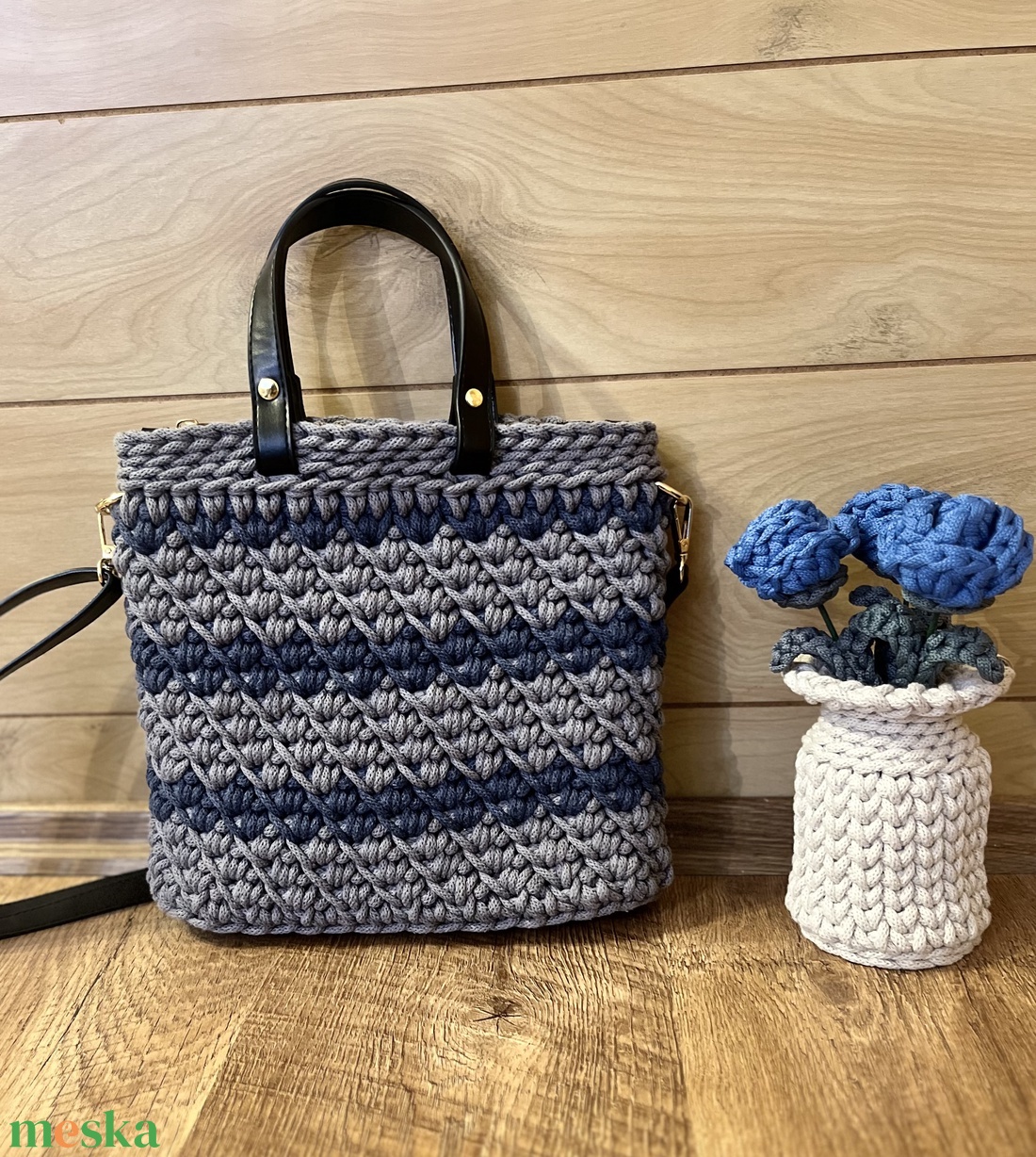Horgolt kézi- és oldaltáska - táska & tok - kézitáska & válltáska - vállon átvethető táska - Meska.hu