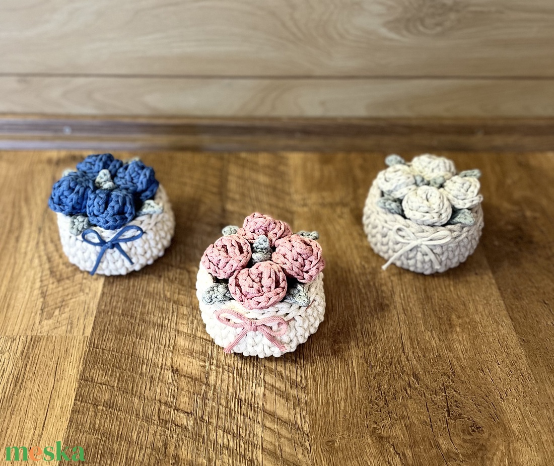 Horgolt rózsa box - otthon & életmód - virágdekoráció - virágok - virágbox - Meska.hu