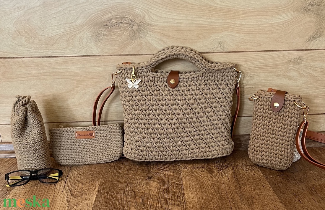 Horgolt kézi- és oldaltáska - táska & tok - kézitáska & válltáska - vállon átvethető táska - Meska.hu