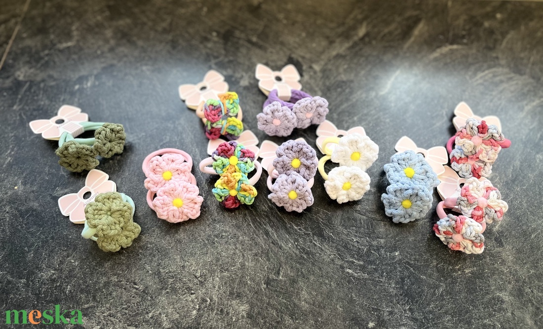 Horgolt hajgumi - ruha & divat - hajdísz & hajcsat - hajgumi - Meska.hu