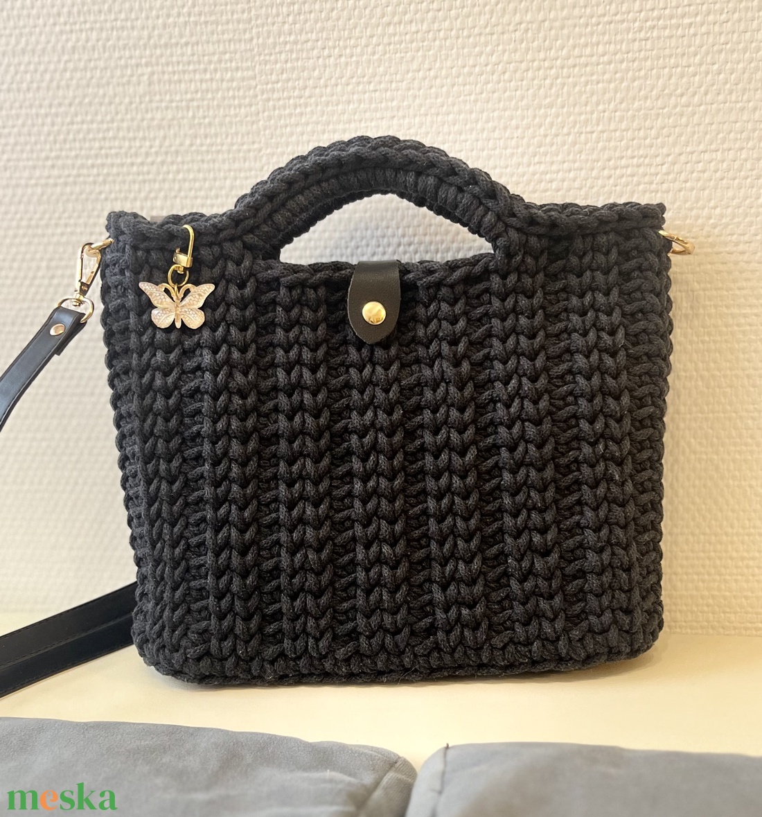 Horgolt kézi- és oldaltáska - táska & tok - kézitáska & válltáska - vállon átvethető táska - Meska.hu