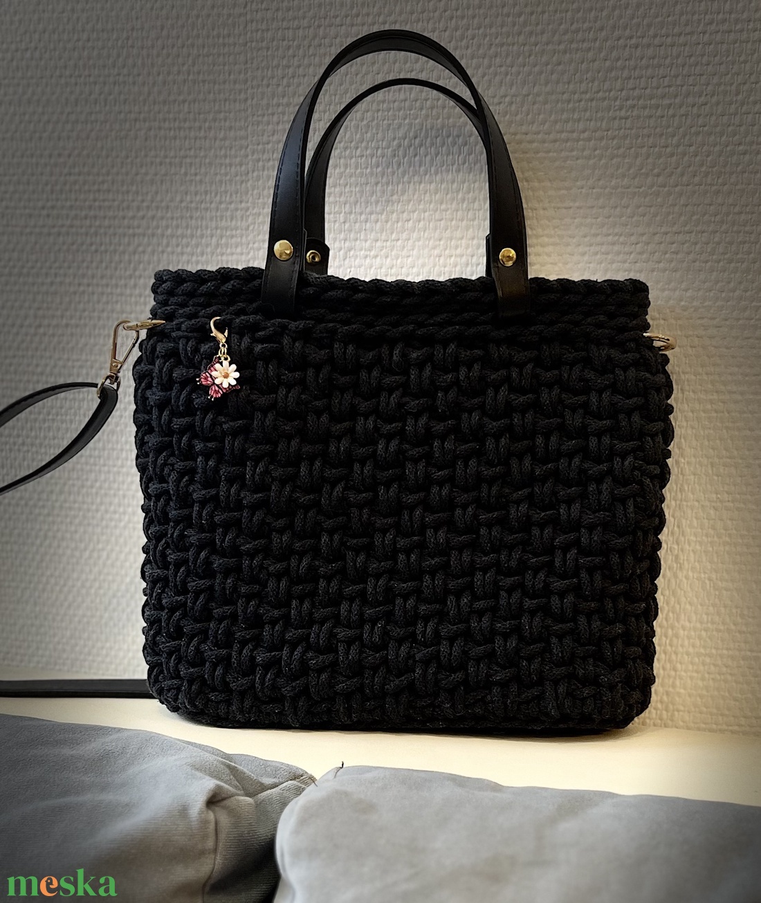Horgolt kézi- és oldaltáska - táska & tok - kézitáska & válltáska - vállon átvethető táska - Meska.hu