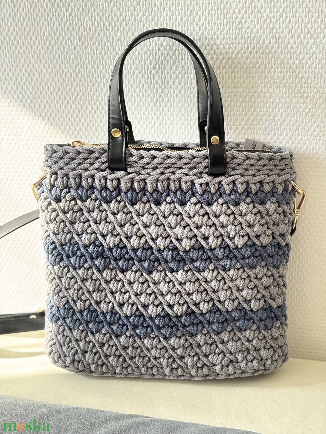 Horgolt kézi- és oldaltáska - táska & tok - kézitáska & válltáska - vállon átvethető táska - Meska.hu