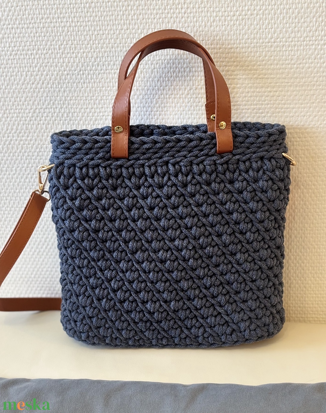 Horgolt kézi- és oldaltáska - táska & tok - kézitáska & válltáska - vállon átvethető táska - Meska.hu