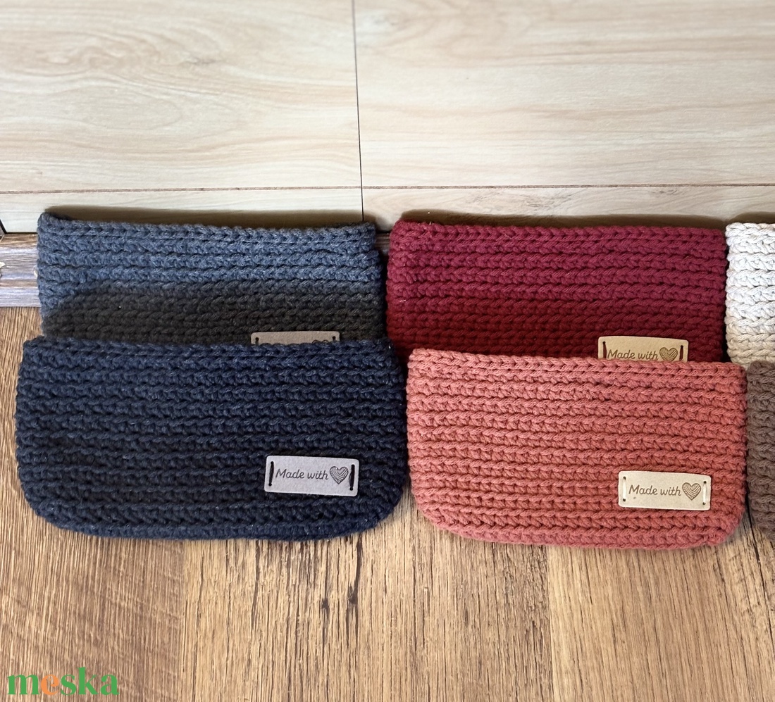 Horgolt �neszesszer, kis cipzáras - táska & tok - neszesszer - Meska.hu