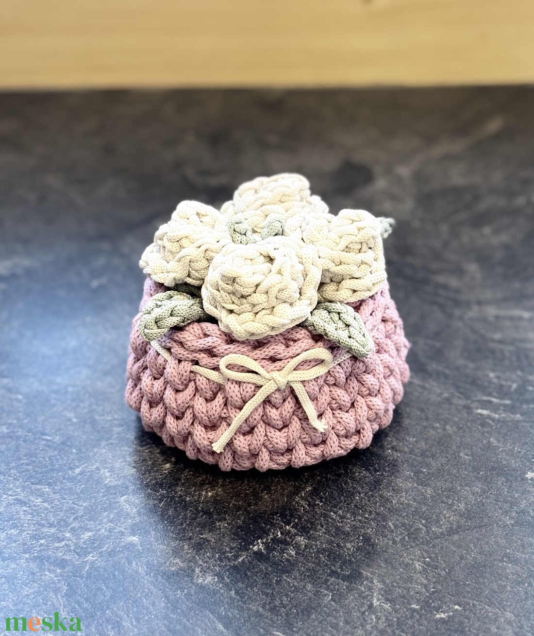 Horgolt rózsa box - otthon & életmód - virágdekoráció - virágok - virágbox - Meska.hu