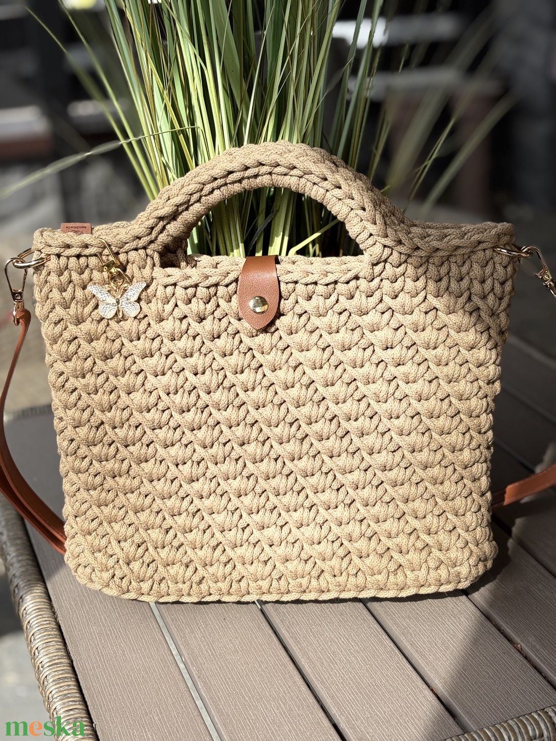 Horgolt kézi- és oldaltáska - táska & tok - kézitáska & válltáska - vállon átvethető táska - Meska.hu