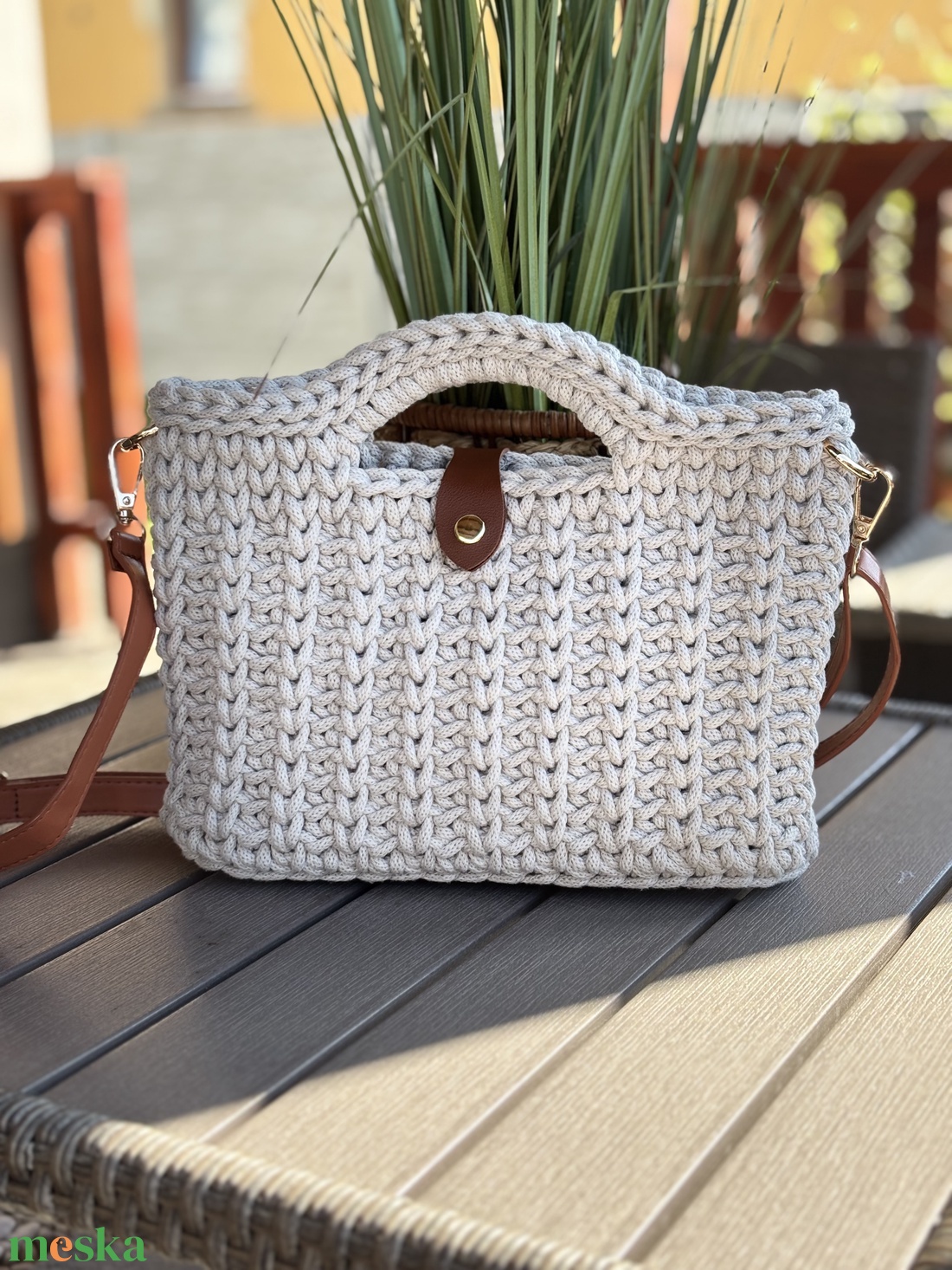 Horgolt kézi- és oldaltáska - táska & tok - kézitáska & válltáska - vállon átvethető táska - Meska.hu